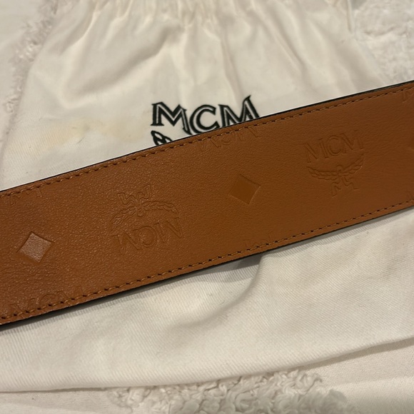 MCM designer reversible belt - Picture 6 of 6